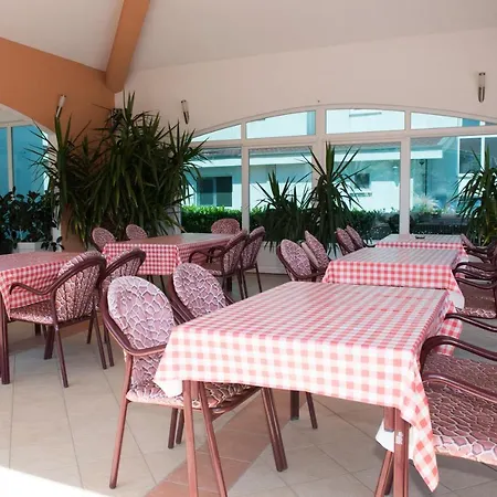 Notredame Hotel 3*